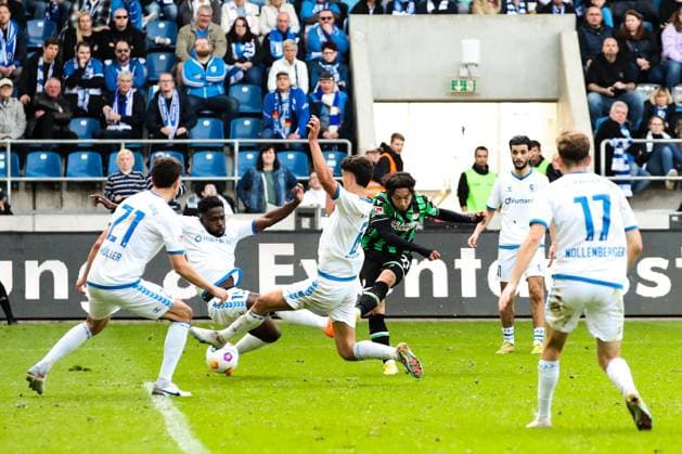 Torschütze Sei Muroya (Hannover 96,21) trifft zum 0-2 - 2. Fußball Bundesliga Saison 2023-2024 1. FC Magdeburg vs. Hannover 96 in der MDCC Arena in Magdeburg - Aktion,Fußball,Mann,Männer,Deutschland,31.03.2024