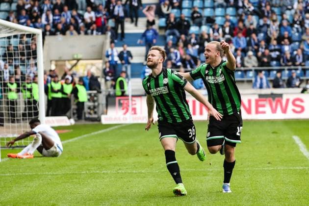Torjubel - Torschütze Cedric Teuchert (Hannover 96,36) trifft zum 0-3 mit Lars Timo Gindorf (Hannover 96,25) - 2. Fußball Bundesliga Saison 2023-2024 1. FC Magdeburg vs. Hannover 96 in der MDCC Arena in Magdeburg - Aktion,Fußball,Mann,Männer,Deutschland,31.03.2024