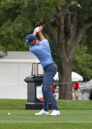 HOUSTON, TX - MARCH 31: Victor Perez (FRA) prepares to hit his tee shot on 1 during the final round of the PGA, Golf Herren Texas Children™s Houston Open at Memorial Park Golf Course on March 31, 2024 in Houston, Texas. (Photo by Leslie Plaza Johnson Icon Sportswire) GOLF: MAR 31 PGA Texas Children s Houston Open EDITORIAL USE ONLY Icon240331003