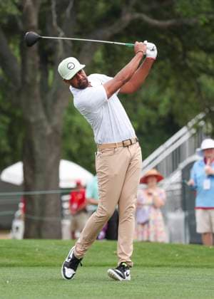 HOUSTON, TX - MARCH 31: Tony Finau (USA) watches his tee shot on 1 during the final round of the PGA, Golf Herren Texas Children™s Houston Open at Memorial Park Golf Course on March 31, 2024 in Houston, Texas. (Photo by Leslie Plaza Johnson Icon Sportswire) GOLF: MAR 31 PGA Texas Children s Houston Open EDITORIAL USE ONLY Icon240331029