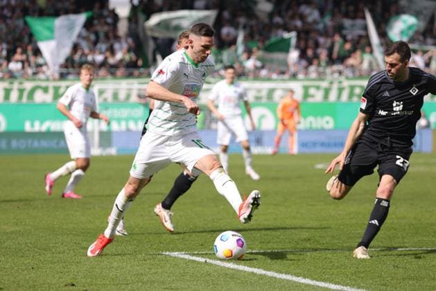 Branimir Hrgota, Fürth, im Rückrundenspiel der Saison 2023 2024 zwischen SpVgg Greuther Fürth und dem Hamburger Sportverein (1:1) in Fürth; 31 03 2024 -