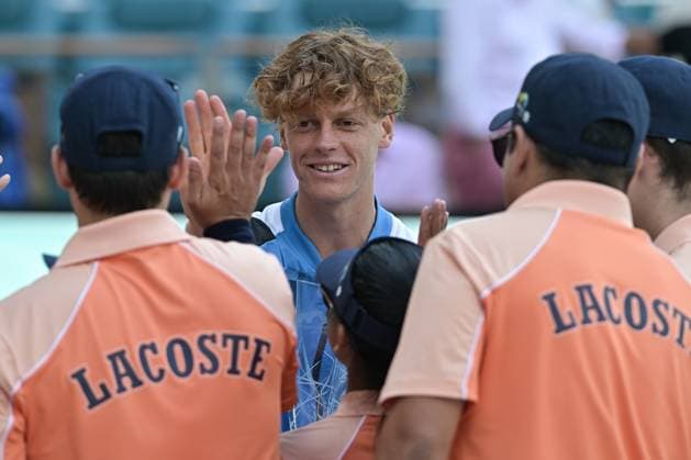 MIAMI GARDENS, FL - MARCH 31: Jannik Sinner (Italy) wins the menÕs singles final at the Miami Open on March 31, 2024, at Hard Rock Stadium in Miami Gardens, FL. (Photo by Michele Eve Sandberg Icon Sportswire) TENNIS: MAR 31 Miami Open EDITORIAL USE ONLY Icon2403310993