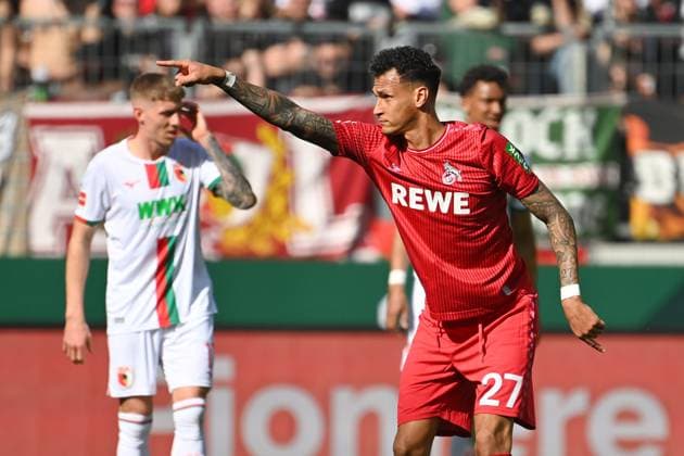 Davie SELKE (1.FC Koeln), Gestik,gibt Anweisungen, Aktion,Einzelbild,angeschnittenes Einzelmotiv,Halbfigur,halbe Figur. Fussball 1. Bundesliga Saison 2023 2024, 27.Spieltag, Spieltag27, FC Augsburg - 1.FC Koeln 1-1 am 31.03.2024 ,WWK Arena Augsburg.