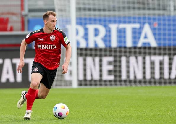 Fussball - 2. BL - SV Wehen Wiesbaden - VfL Osnabrück - 31.03.24, Emanuel Taffertshofer (SVWW), -