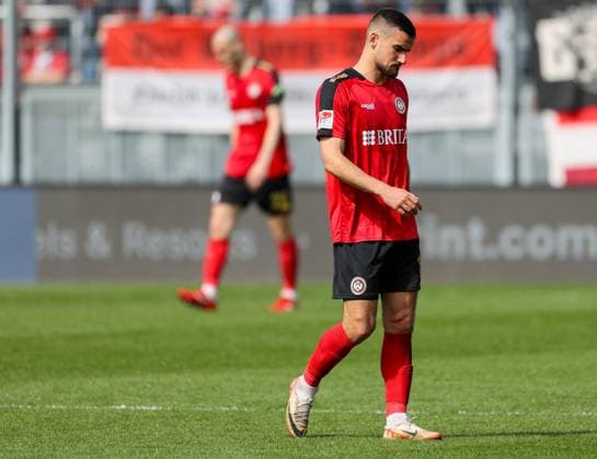 Fussball - 2. BL - SV Wehen Wiesbaden - VfL Osnabrück - 31.03.24, Frust bei Ivan Prtajin (SVWW), -