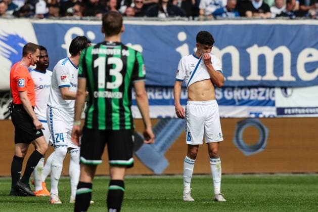Daniel Elfadli (1. FC Magdeburg,6) - 2. Fußball Bundesliga Saison 2023-2024 1. FC Magdeburg vs. Hannover 96 in der MDCC Arena in Magdeburg - Aktion,Fußball,Mann,Männer,Deutschland,31.03.2024