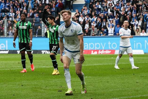 Luca Schuler (1. FC Magdeburg,26) - 2. Fußball Bundesliga Saison 2023-2024 1. FC Magdeburg vs. Hannover 96 in der MDCC Arena in Magdeburg - Aktion,Fußball,Mann,Männer,Deutschland,31.03.2024