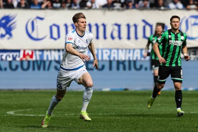 Luca Schuler (1. FC Magdeburg,26) - 2. Fußball Bundesliga Saison 2023-2024 1. FC Magdeburg vs. Hannover 96 in der MDCC Arena in Magdeburg - Aktion,Fußball,Mann,Männer,Deutschland,31.03.2024
