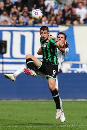 Nicolo Tresoldi (Hannover 96,9) gegen Tobias Müller (1. FC Magdeburg,21) - 2. Fußball Bundesliga Saison 2023-2024 1. FC Magdeburg vs. Hannover 96 in der MDCC Arena in Magdeburg - Aktion,Fußball,Mann,Männer,Deutschland,31.03.2024