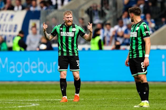 Andreas Voglsammer (l.,Hannover 96,32) und Enzo Leopold (Hannover 96,8) - 2. Fußball Bundesliga Saison 2023-2024 1. FC Magdeburg vs. Hannover 96 in der MDCC Arena in Magdeburg - Aktion,Fußball,Mann,Männer,Deutschland,31.03.2024