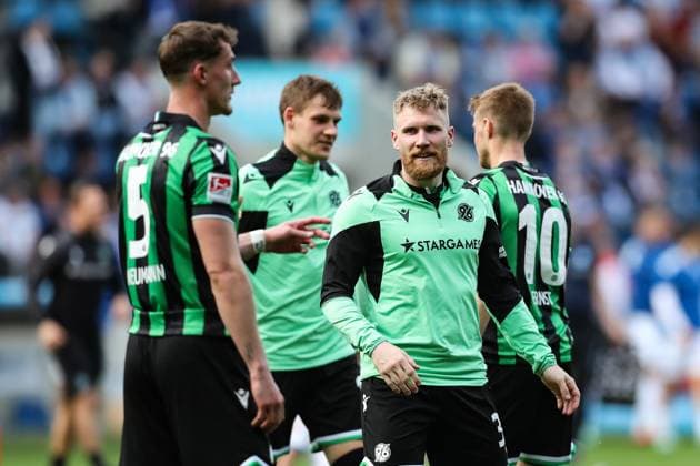Andreas Voglsammer (Hannover 96,32) - 2. Fußball Bundesliga Saison 2023-2024 1. FC Magdeburg vs. Hannover 96 in der MDCC Arena in Magdeburg - Fußball,Mann,Männer,Deutschland,31.03.2024