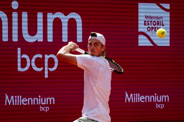 Maximilian Marterer v Dominic Thiem - Millennium Estoril Open 2024 Maximilian Marterer from Germany competes against Dominic Thiem from Austria during the Millennium Estoril Open ATP, Tennis Herren 250 tennis tournament at Estoril Tennis Club, Estoril, Portugal on April 1, 2024. Lisbon Portugal  Copyright: xNunoxCruzx originalFilename:cruz-maximili240401_npTCI.jpg