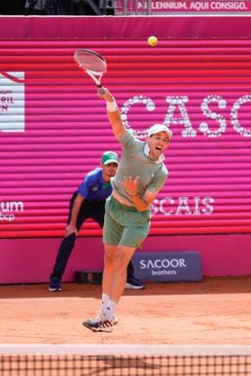 April 1, 2024, Estoril, Portugal: Dominic Thiem plays against Maximilian Marterer (not pictured) during the first round of Millennium Estoril Open ATP, Tennis Herren 250 tennis tournament at the Clube de Tenis do Estoril. Final score: Maximilian Marterer 1:2 Dominic Thiem Estoril Portugal - ZUMAs197 20240401_aaa_s197_097 Copyright: xBrunoxdexCarvalhox