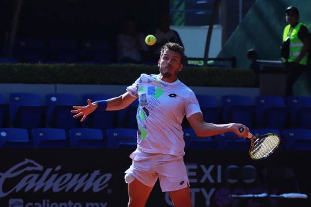 Mexico City Open - Day 2 Apr 1, 2024, Mexico City, Mexico: Alessandro Giannessi (ITA) hits a backhand against Vasek Pospisil (CAN) during the Mexico City Open at Deportivo Chapultepec. on Apr 1, 2024, Mexico City, Mexico. (Photo by Carlos Santiagoo Eyepix Group) Copyright: xCarlosxSantiago xEyepixxGroupx CS_01042024_116203