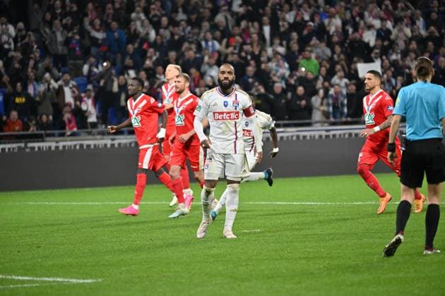 Alexandre Lacazette (lyon) et ses coÃ quipiers FOOTBALL: Olympique Lyonnais vs Valenciennes Football Club - 1 2 Coupe de France - 02 04 2024 FredericChambert Panoramic 