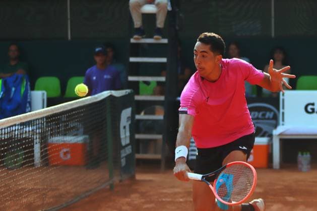 Mexico City Open - Day 3 Apr 2, 2024, Mexico City, Mexico: Murkel Dellien (BOL) hits a forehand against Gerard Campana Lee (KOR) during the Day 3 of the Mexico City Open at Deportivo Chapultepec. on Apr 2, 2024, Mexico City, Mexico. (Photo by Carlos Santiago Eyepix Group) Copyright: xCarlosxSantiago xEyepixxGroupx CS_02042024_116258