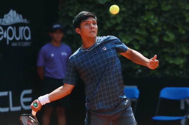 Mexico City Open Apr 2, 2024, Mexico City, Mexico: Matias Soto (CHL) hits a forehand against Giovanni Mpetshi Perricard (FRA) during the Day 3 of the Mexico City Open at Deportivo Chapultepec. on Apr 2, 2024, Mexico City, Mexico. Photo by Carlos Santiago Eyepix Group ABACAPRESS.COM Mexico City Mexico  Copyright: xEyepix ABACAx