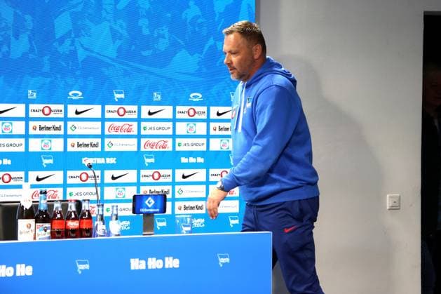 DEU, DFL, 2. FBL, Hertha BSC, Pressekonferenz, 03.04.2024, Sportforum, Berlin, DEU, DFL, 2. FBL, Hertha BSC, Pressekonferenz, im Bild Cheftrainer Pal Dardai (Hertha BSC Berlin), DFL - regulations prohibit any use of Photographs as image sequences and or quasi-video Foto: Juergen Engler nordphoto GmbH