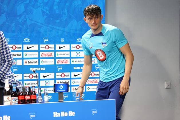 DEU, DFL, 2. FBL, Hertha BSC, Pressekonferenz, 03.04.2024, Sportforum, Berlin, DEU, DFL, 2. FBL, Hertha BSC, Pressekonferenz, im Bild Fabian Reese (Hertha BSC Berlin 11) DFL - regulations prohibit any use of Photographs as image sequences and or quasi-video Foto: Juergen Engler nordphoto GmbH