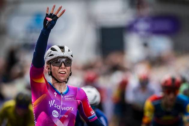 Bilder des Jahres 2024, Sport 04 April Sport Themen der Woche KW14 Sport Bilder des Tages Scheldeprijs Women 2024 SCHOTEN, BELGIUM - APRIL 03 : Wiebes Lorena (NED) of Team SD Worx - Protime celebrates pictured during the Scheldeprijs Women cycling race with start and finish in Schoten (130,5 km). on April 3, 2024 in Schoten, Belgium, 03 04 2024 Schoten Belgium  Copyright: xGvgx
