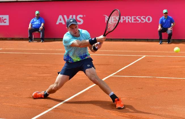 Dominik Koepfer (Deutschland) unterliegt bei den Estoril Open in Runde 1. Estoril Open, Portugal, 3. April 2024 - Tennisspieler Dominik Koepfer, Deutschland, unterliegt in seinem Erstrundenspiel auf der ATP, Tennis Herren Tour bei den Estoril Open in Portugal dem spanischen Qualifikanten Pablo Llamas Ruiz. Estoril Estoril Tennis Club Lisbon Portugal