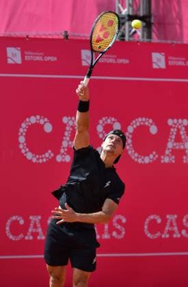 Marton Fucsovics (Ungarn) erreicht das Achtelfinale bei den Estoril Open. Estoril Open, Portugal, 3. April 2024 - Marton Fucsovics (Ungarn) zieht bei den Estoril Open in Portugal in das Achtelfinale ein. Estoril Estoril Tennis Club Lisbon Portugal
