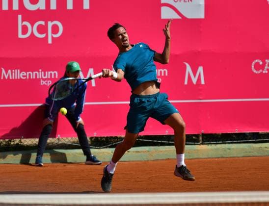 Daniel Altmeier (Deutschland) unterliegt bei den Estoril Open in Runde 1. Estoril Open, Portugal, 3. April 2024 - Der Deutsche Daniel Altmeier unterliegt bei den Estoril Open in Portugal dem Spanier Pedro Martinez in der ersten Runde. Estoril Estoril Tennis Club Lisbon Portugal