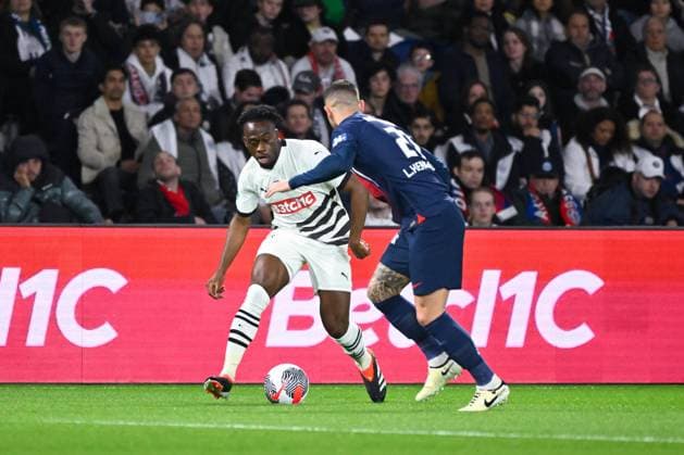 Arnaud Kalimuendo ( 9 - Rennes ) and Lucas Hernandez ( 21 - PSG ) during the French Cup match between Paris Saint Germain and Stade Rennais at Parc des Princes on April 03, 2024 in Paris, France. ( Photo by federico pestellini panoramic ) - FOOTBALL : PSG vs Rennes - Coupe de France - 03 04 2024 FedericoPestellini Panoramic 