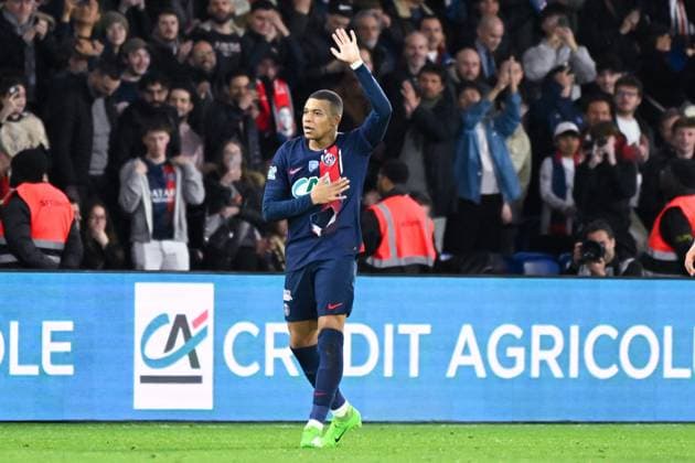 Kylian Mbappe ( 7 - PSG ) celebrates after scoring during the French Cup match between Paris Saint Germain and Stade Rennais at Parc des Princes on April 03, 2024 in Paris, France. ( Photo by federico pestellini panoramic ) - FOOTBALL : PSG vs Rennes - Coupe de France - 03 04 2024 FedericoPestellini Panoramic 