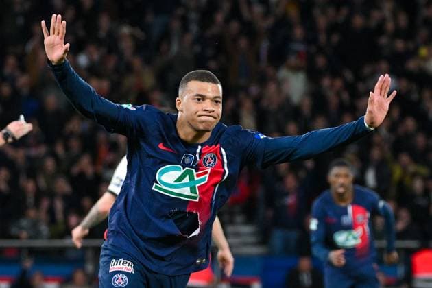 Sport Themen der Woche KW14 Sport Bilder des Tages 2024-04-03 Paris Saint-Germain v Stade Rennais - Semi- Final - French Cup PARIS, FRANCE - APRIL 3: Kylian Mbappe of Paris Saint-Germain celebrates after scoring the team s first goal during the Semi- Final - French Cup match between Paris Saint-Germain and Stade Rennais at Parc des Princes on April 3, 2024 in Paris, France. (Photo by Matthieu Mirville BSR Agency) Paris France Content not available for redistribution in The Netherlands directly or indirectly through any third parties. Copyright: xBSRxAgencyx
