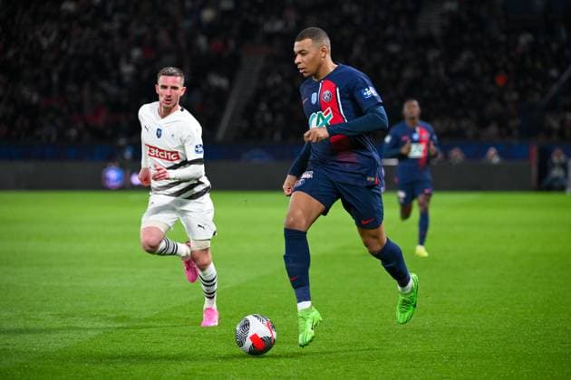 2024-04-03 Paris Saint-Germain v Stade Rennais - Semi- Final - French Cup PARIS, FRANCE - APRIL 3: Kylian Mbappe of Paris Saint-Germain in action during the Semi- Final - French Cup match between Paris Saint-Germain and Stade Rennais at Parc des Princes on April 3, 2024 in Paris, France. (Photo by Matthieu Mirville BSR Agency) Paris France Content not available for redistribution in The Netherlands directly or indirectly through any third parties. Copyright: xBSRxAgencyx