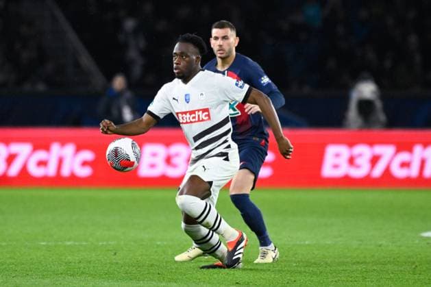 Arnaud Kalimuendo ( 9 - Rennes ) and Lucas Hernandez ( 21 - PSG ) during the French Cup match between Paris Saint Germain and Stade Rennais at Parc des Princes on April 03, 2024 in Paris, France. ( Photo by federico pestellini panoramic ) - FOOTBALL : PSG vs Rennes - Coupe de France - 03 04 2024 FedericoPestellini Panoramic 