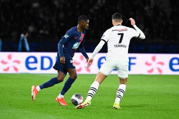 Ousmane DEMBELE ( 10 - PSG ) and Martin Terrier ( 7 - Rennes ) during the French Cup match between Paris Saint Germain and Stade Rennais at Parc des Princes on April 03, 2024 in Paris, France. ( Photo by federico pestellini panoramic ) - FOOTBALL : PSG vs Rennes - Coupe de France - 03 04 2024 FedericoPestellini Panoramic 