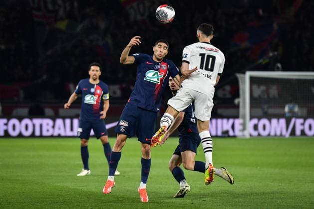 French Cup - PSG v Rennes Paris Saint-Germain?s defender Achraf Hakimi heads the ball during the French Cup football match between Paris Saint-Germain and Stade Rennais at the Parc des Princes stadium in Paris on April 3, 2024. Photo by Firas Abdullah ABACAPRESS.COM Paris France  Copyright: xAbdullahxFiras ABACAx