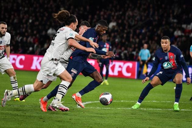 French Cup - PSG v Rennes Paris Saint-Germain?s forward Ousmane Dembele (C) fights for the ball during the French Cup football match between Paris Saint-Germain and Stade Rennais at the Parc des Princes stadium in Paris on April 3, 2024. Photo by Firas Abdullah ABACAPRESS.COM Paris France  Copyright: xAbdullahxFiras ABACAx