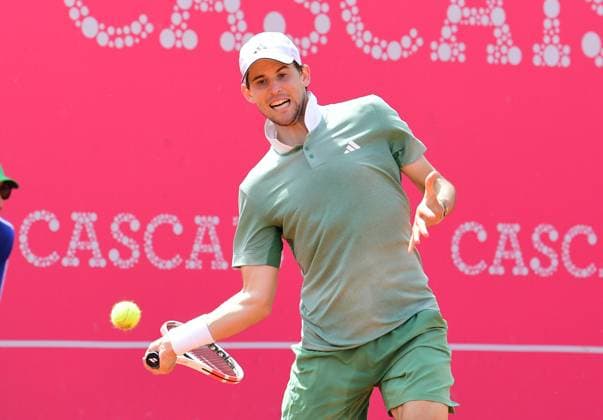 Dominic Thiem, Österreich, unterliegt im Achtelfinale der Estoril Open. Estoril Open, Portugal, 4. April 2024 - Dominic Thiem, Österreich, unterliegt im Achtelfinale der Estoril Open dem Franzosen Richard Gasquet (nicht im Bild) mit 4:6 und 6:7. Estoril Estoril Tennis Club Lisbon Portugal