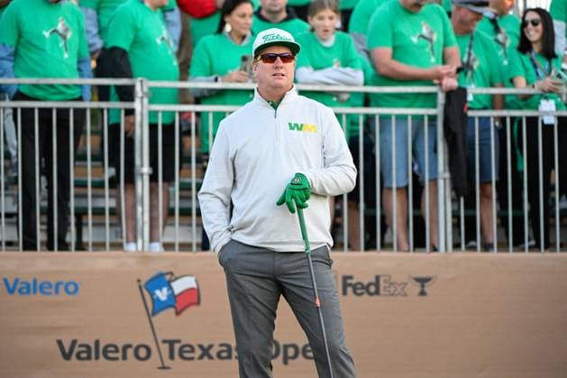SAN ANTONIO, TX - APRIL 04: Charley Hoffman (USA) looks over his tee shot on 10 in front of a sea of green tee shirts commemorating his 500th PGA, Golf Herren Tour career start during Rd1 of the Valero Texas Open at TPC San Antonio (Oaks Course) on April 4, 2024, in San Antonio, Texas. (Photo by Ken Murray Icon Sportswire) GOLF: APR 04 PGA Valero Texas Open EDITORIAL USE ONLY Icon2404040011