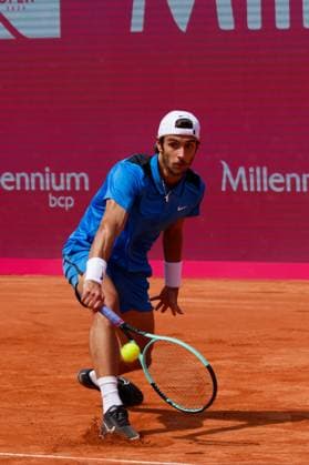 Estoril, Portugal, April 04 2024: Lorenzo Musetti (Italy) in action during the Millennium Estoril Open match between Nuno Borges (Portugal) and Lorenzo Musetti (Italy) at Clube de Tenis do Estoril in Estoril, Portugal. (Pedro Porru SPP) Copyright: xPedroxPorrux xSPPx spp-en-PePoSp-4F8A9919