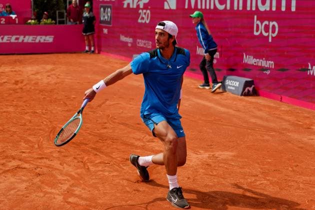 Estoril, Portugal, April 04 2024: Lorenzo Musetti (Italy) in action during the Millennium Estoril Open match between Nuno Borges (Portugal) and Lorenzo Musetti (Italy) at Clube de Tenis do Estoril in Estoril, Portugal. (Pedro Porru SPP) Copyright: xPedroxPorrux xSPPx spp-en-PePoSp-HE5A5330