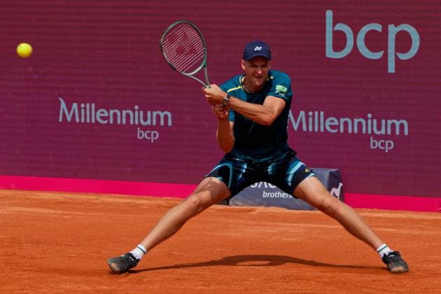 Estoril, Portugal, April 04 2024: Hubert Hurkacz (Poland) in action during the Millennium Estoril Open match between Jan Choinski (United Kingdom) and Hubert Hurkacz (Poland) at Clube de Tenis do Estoril in Estoril, Portugal. (Pedro Porru SPP) Copyright: xPedroxPorrux xSPPx spp-en-PePoSp-4F8A9247