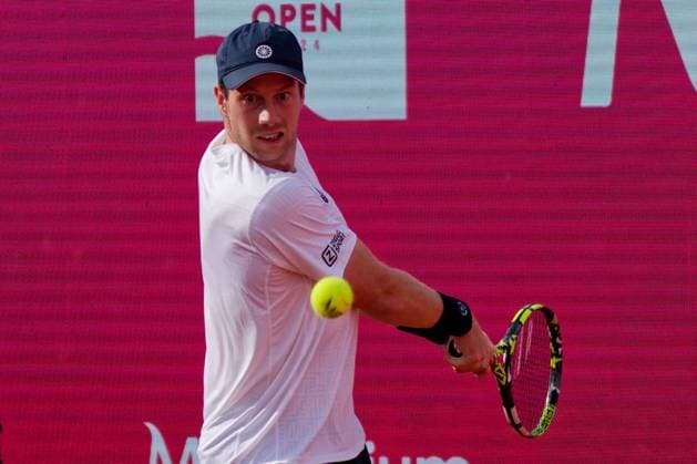 Estoril, Portugal, April 04 2024: Botic van de Zandschulp (Netherlands) in action during the Millennium Estoril Open match between Casper Ruud (Norway) and Botic van de Zandschulp (Netherlands) at Clube de Tenis do Estoril in Estoril, Portugal. (Pedro Porru SPP) Copyright: xPedroxPorrux xSPPx spp-en-PePoSp-4F8A9841