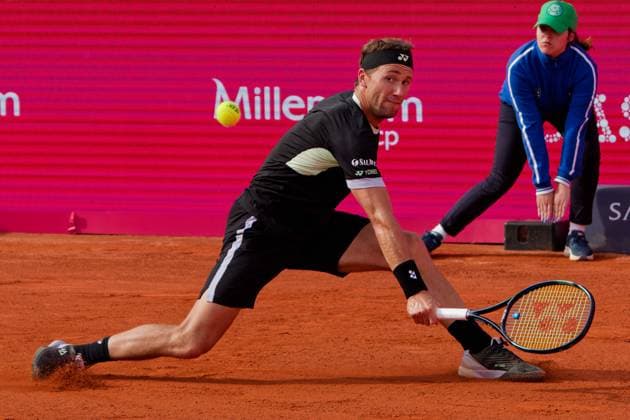 Estoril, Portugal, April 04 2024: Casper Ruud (Norway) in action during the Millennium Estoril Open match between Casper Ruud (Norway) and Botic van de Zandschulp (Netherlands) at Clube de Tenis do Estoril in Estoril, Portugal. (Pedro Porru SPP) Copyright: xPedroxPorrux xSPPx spp-en-PePoSp-4F8A9918