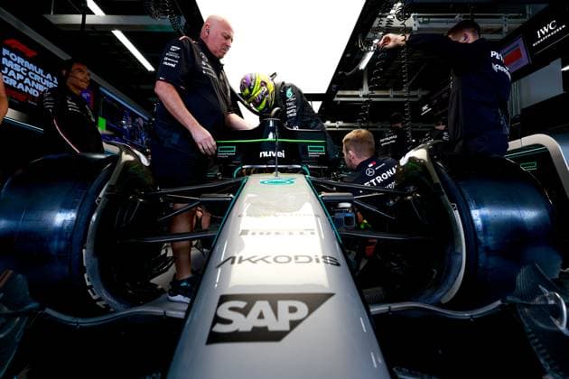 HAMILTON Lewis (gbr), Mercedes AMG F1 Team W15, portrait during the Formula 1 MSC Cruises Japanese Grand Prix 2024, 4th round of the 2024 Formula One World Championship, WM, Weltmeisterschaft from April 5 to 7, 2024 on the Suzuka International Racing Course, in Suzuka, Japan - F1 - JAPANESE GRAND PRIX 2024 DPPI Panoramic  F12024GP04JAP_JK319092