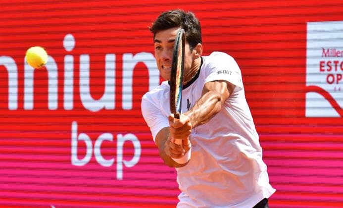 Cristian Garin (Chile) im Viertelfinale der Estoril Open Estoril Open, Portugal, 5. April 2024 - Cristian Garin (Chile) im Viertelfinale der Estoril Open in Portugal gegen den Portugiesen Nuno Borges (nicht im Bild) Estoril Estoril Tennis Club Lisbon Portugal
