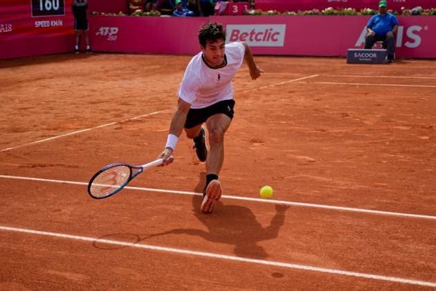 Estoril, Portugal, April 05 2024: Cristian Garin (Chile) in action during the Millennium Estoril Open match between Cristian Garin (Chile) and Nuno Borges (Portugal) at Clube de Tenis do Estoril in Estoril, Portugal. (Pedro Porru SPP) Copyright: xPedroxPorrux xSPPx spp-en-PePoSp-HE5A5873