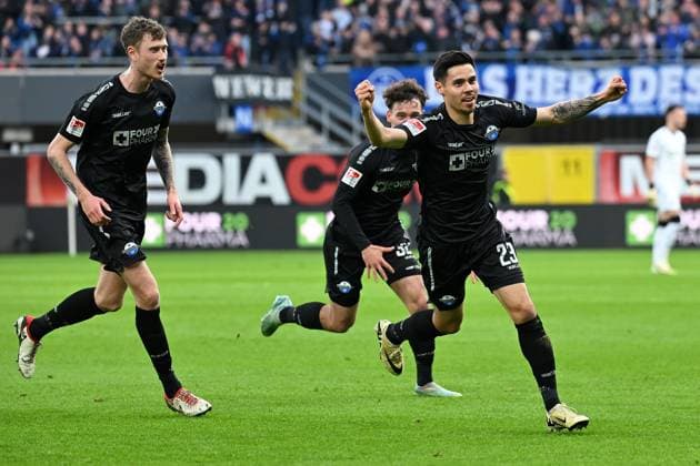 Paderborn, Home Deluxe Arena, 05.04.24, GER, Herren, 2.Bundesliga, Saison 2023-2024, SC Paderborn 07 - Hertha BSC Berlin Bild: Raphael OBERMAIR (Paderborn) jubelt nach seinem Tor zum 1:0 Only for editorial use! DFL regulations prohibit any use of photographs as image sequences and or quasi-video. NRW Deutschland
