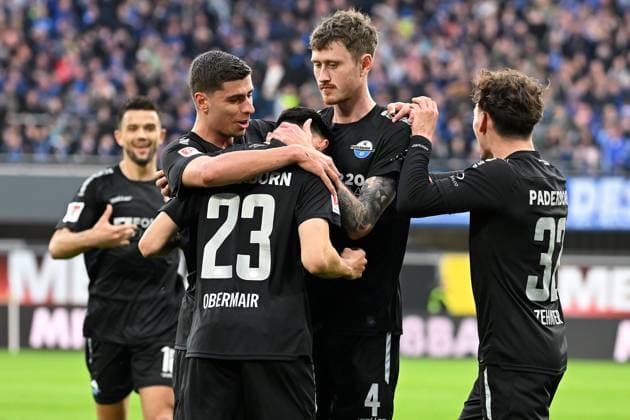 Paderborn, Home Deluxe Arena, 05.04.24, GER, Herren, 2.Bundesliga, Saison 2023-2024, SC Paderborn 07 - Hertha BSC Berlin Bild: Only for editorial use! DFL regulations prohibit any use of photographs as image sequences and or quasi-video. NRW Deutschland