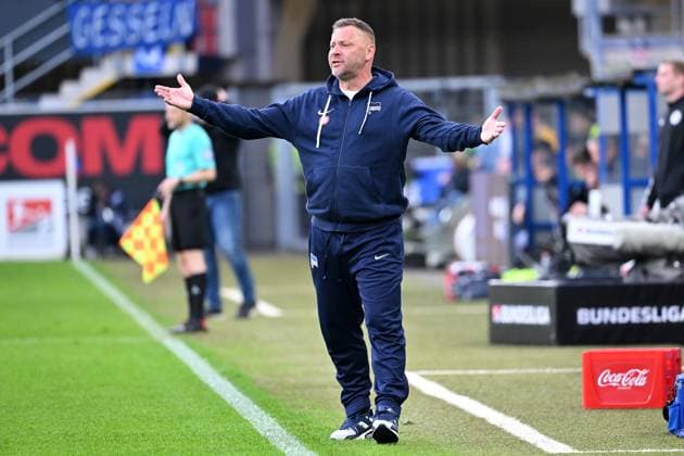 Paderborn, Home Deluxe Arena, 05.04.24, GER, Herren, 2.Bundesliga, Saison 2023-2024, SC Paderborn 07 - Hertha BSC Berlin Bild: Trainer Pal DARDAI (Hertha BSC) Only for editorial use! DFL regulations prohibit any use of photographs as image sequences and or quasi-video. NRW Deutschland