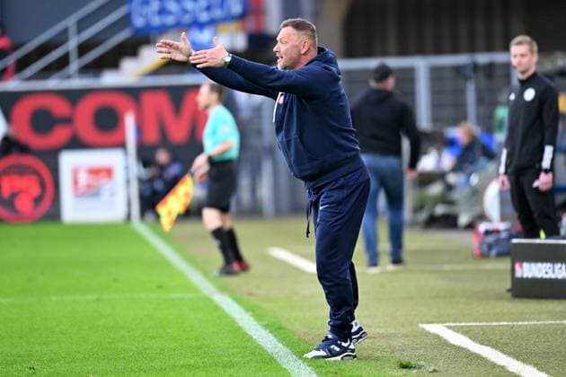 Paderborn, Home Deluxe Arena, 05.04.24, GER, Herren, 2.Bundesliga, Saison 2023-2024, SC Paderborn 07 - Hertha BSC Berlin Bild: Trainer Pal DARDAI (Hertha BSC) Only for editorial use! DFL regulations prohibit any use of photographs as image sequences and or quasi-video. NRW Deutschland