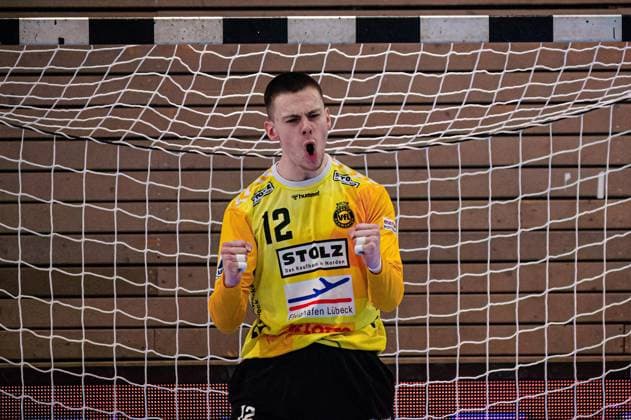 Jubel nach Parade Paul Dreyer (VfL Luebeck-Schwartau, 12) GER, VfL Luebeck-Schwartau vs. HSG Nordhorn-Lingen, Handball, 2. Bundesliga, Spieltag 27, Saison 2023 2024, 05.04.2024 GER, VfL Luebeck-Schwartau vs. HSG Nordhorn-Lingen, Handball, 2. Bundesliga, Spieltag 27, Saison 2023 2024, 05.04.2024 Luebeck